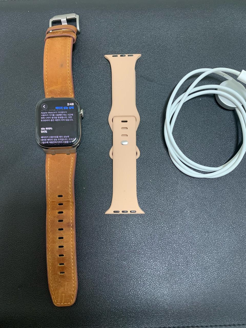애플워치10 네츄럴티타늄 46mm 배터리94%