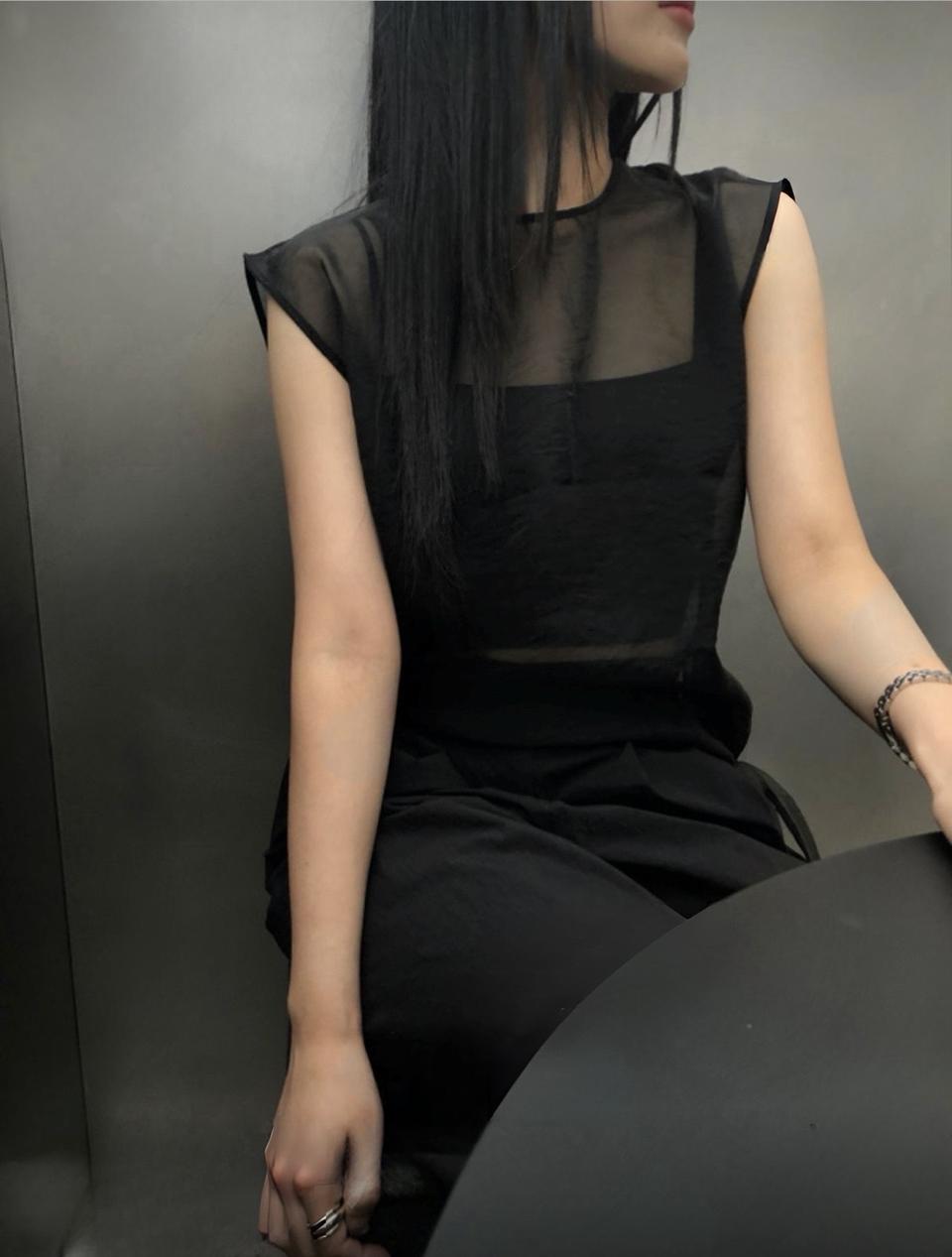 블랙 시스루 블라우스