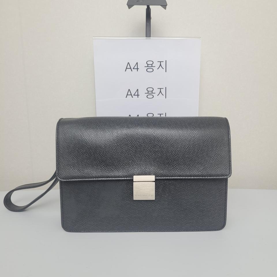 루이비통 M30782 타이가 세컨백 클러치백 (누나명품중고)