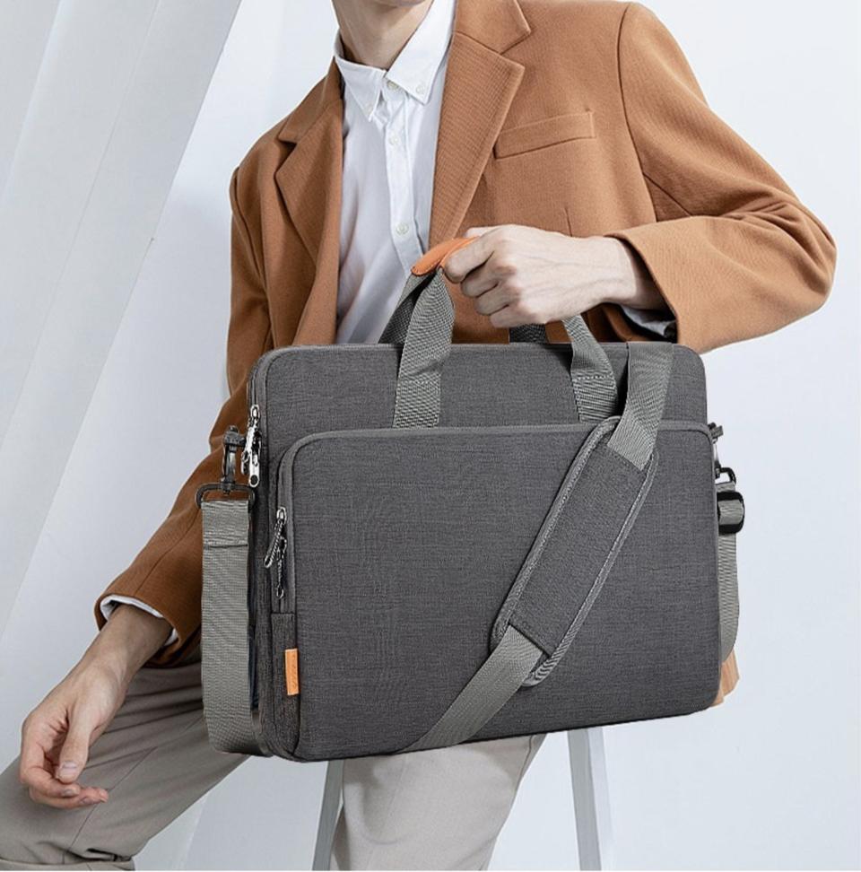 (미사용)(17.3인치) Bagasin 방수 노트북가방 팝니다.