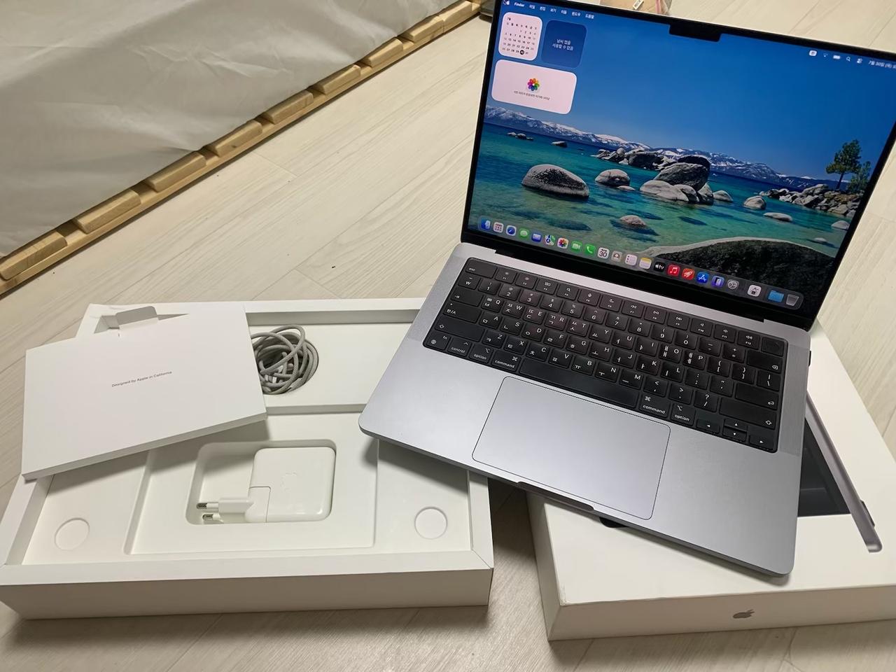 맥북프로 M3 14인치 8GB 512GB 풀박스 S급