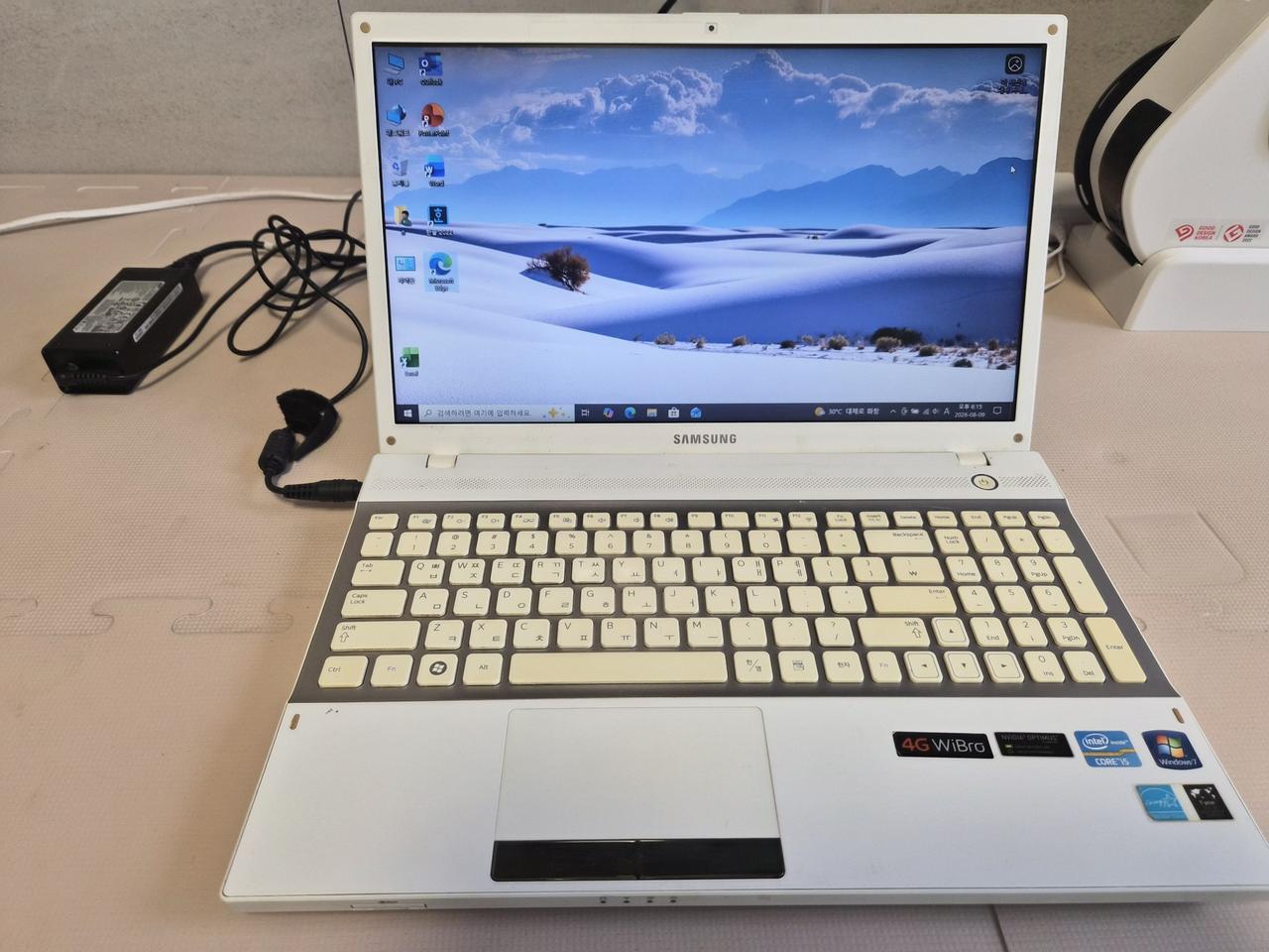 삼성 노트북 300v  i5 8GB RAM  15.6인치 팝니다