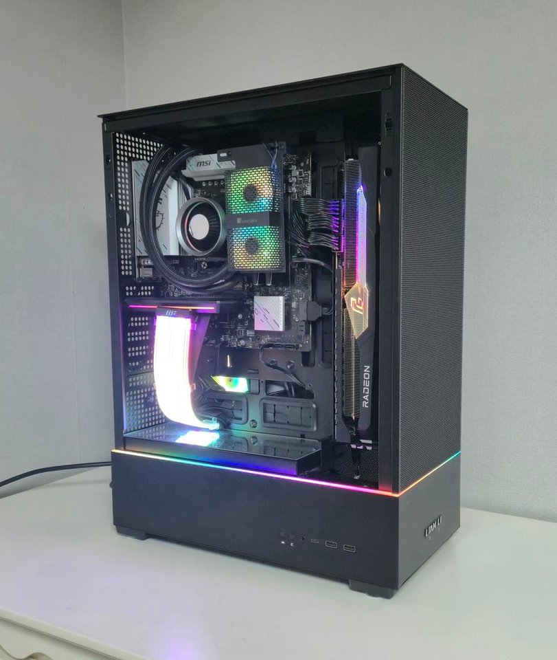(중고) 9700x 7900xtx 램 32GB 게이밍 컴퓨터
