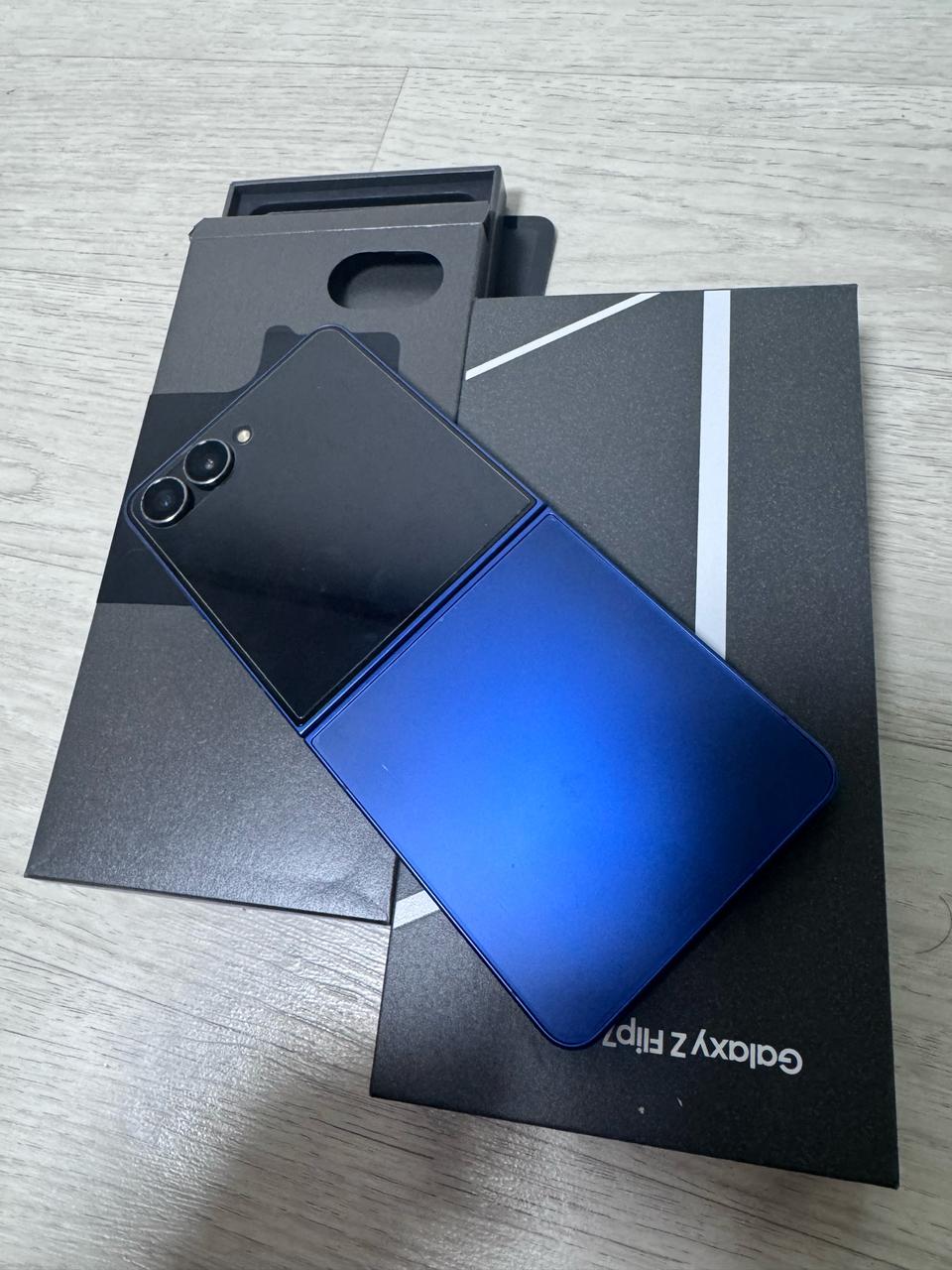 갤럭시 Z플립7 블루 512GB 박스포함 A급