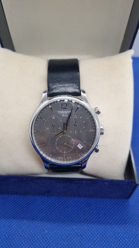 정품 티쇼 트래디셔 크로노그래프 tissot t063617 a 손목시계