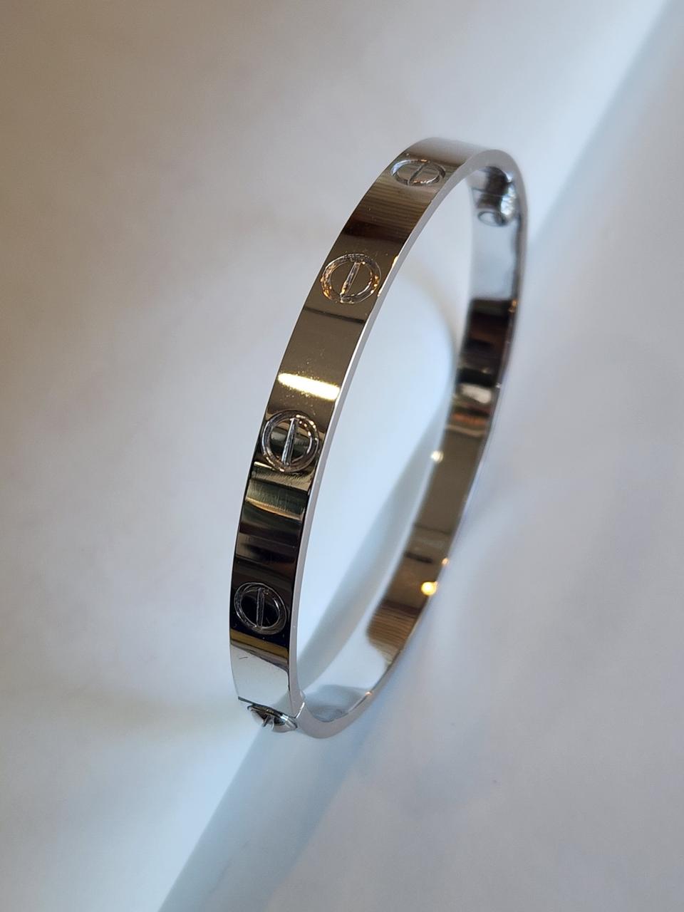 14k. 나사 팔찌.   6.68돈.   18cm.   폭6mm