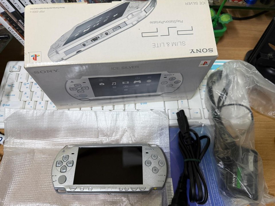 소니 psp-2000 IS 아이스 실버 S급
