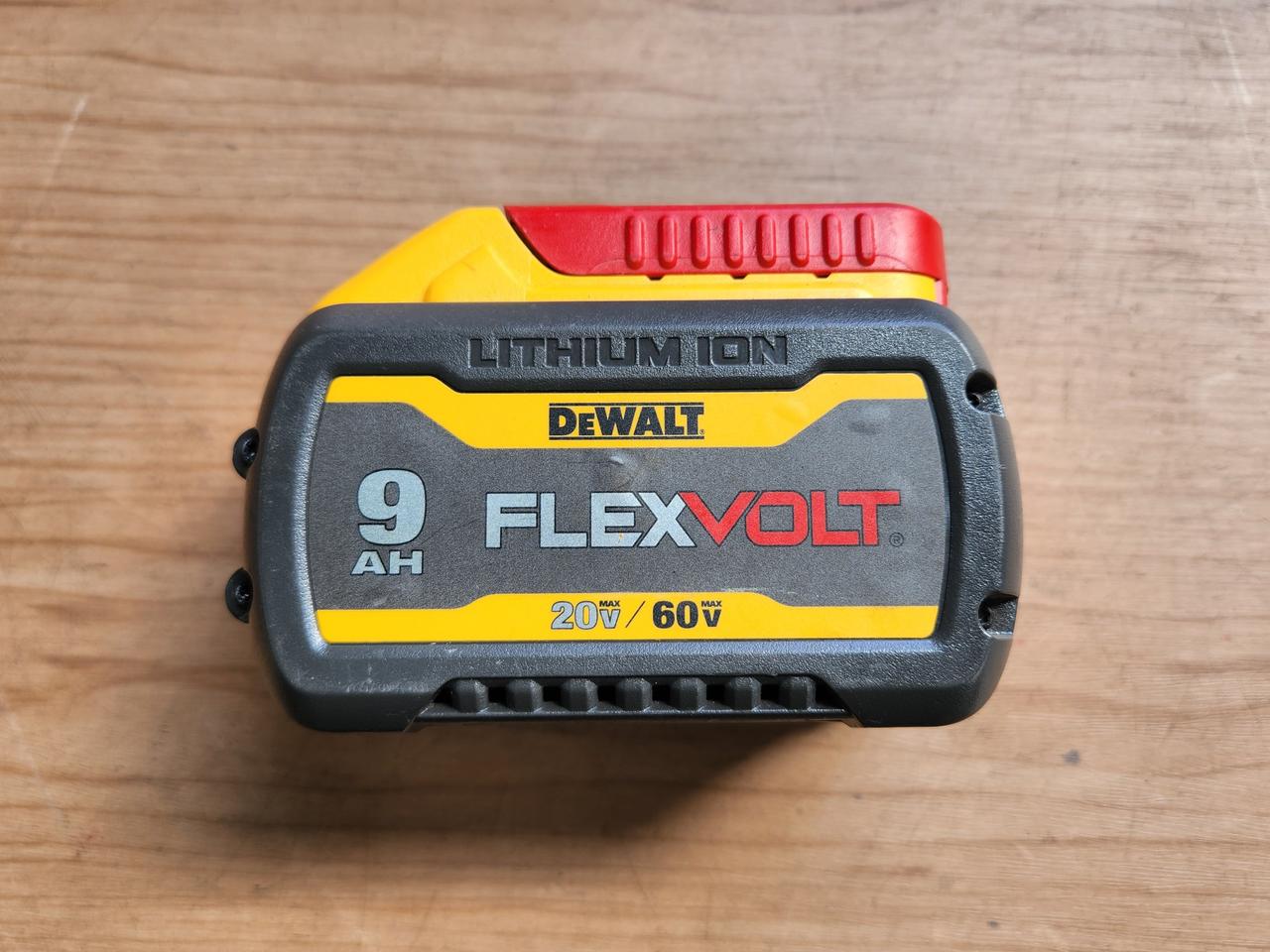 디월트 60v 3.0AH DCB609 A급 팝니다