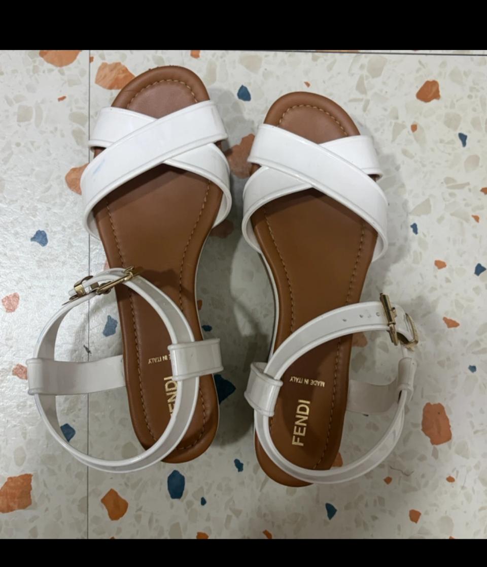 팬디 정품 샌들