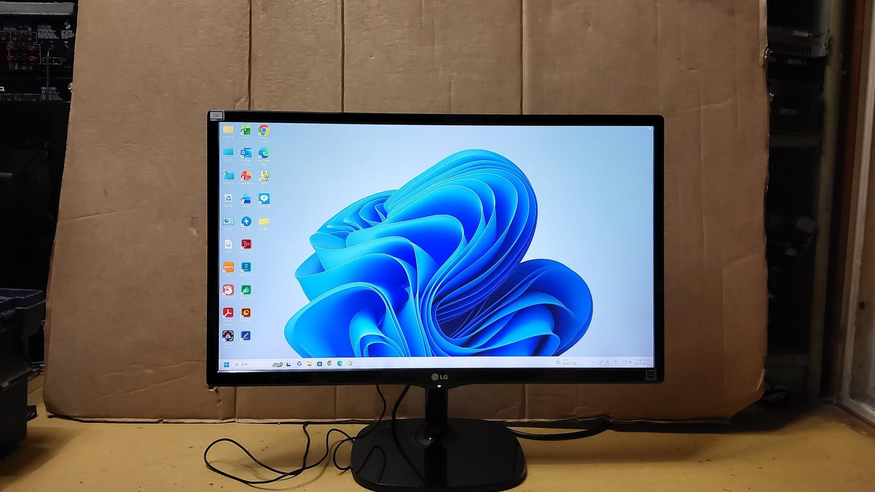 (12) LG 24인치 컴퓨터 LED 모니터 (동일 사이즈 10대 보유중
