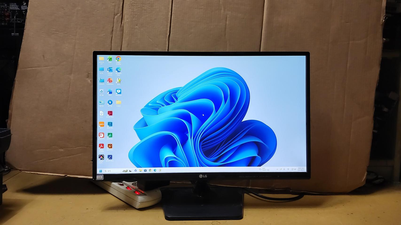 (13) LG 24인치 컴퓨터 LED 모니터 (동일 사이즈 10대 보유중