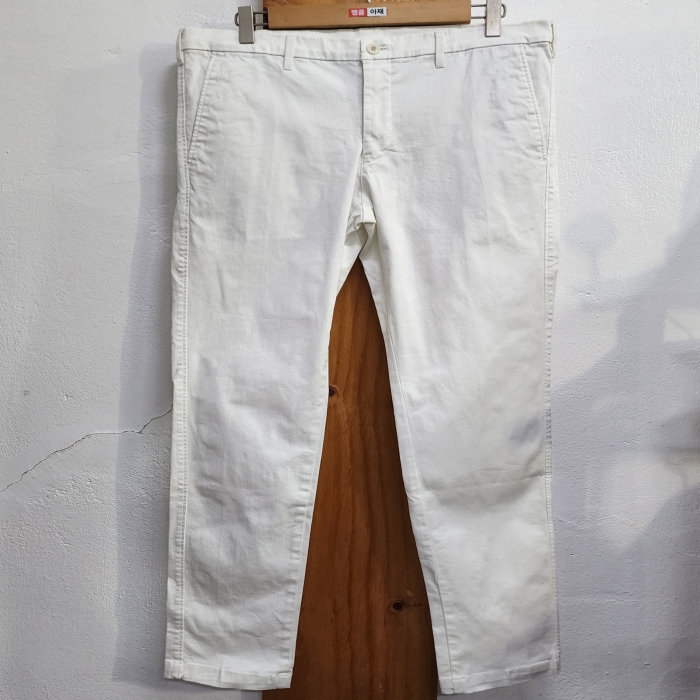 유니클로 화이트 코튼 스판 치노 팬츠 88cm (34~35인치)