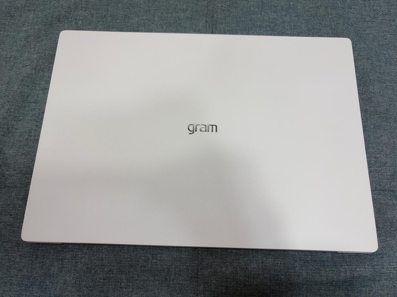 LG 그램 노트북 (16Z90TP-KD7WK) 판매합니다.