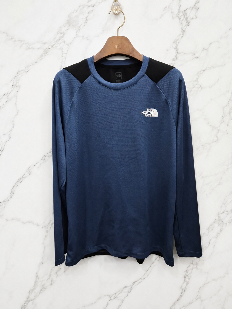 100,L)THE NORTH FACE 노스페이스 긴팔티셔츠! 깔끔한디자인