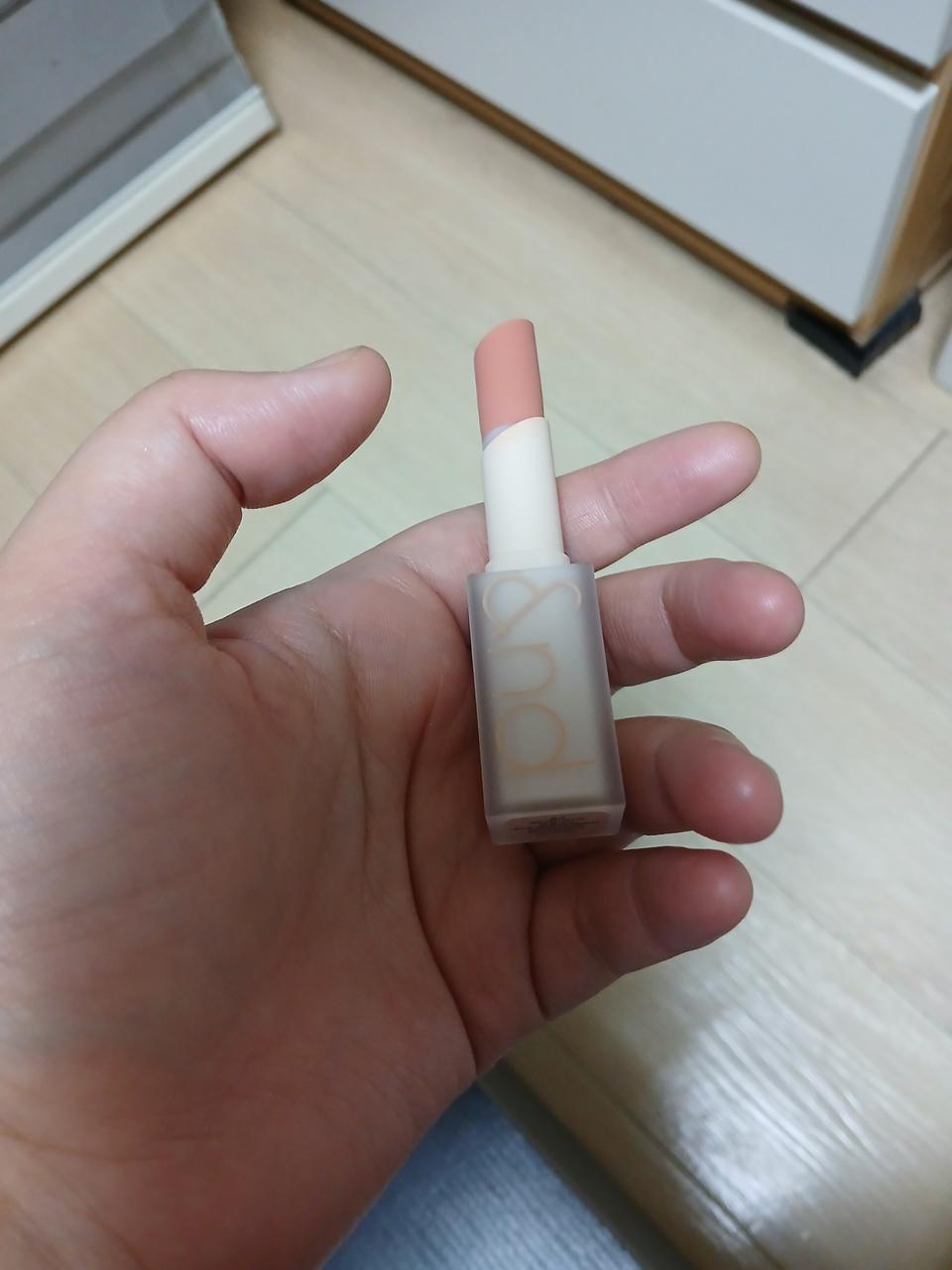 롬앤 제로 매트 립스틱 쉘 누드 팝니다
