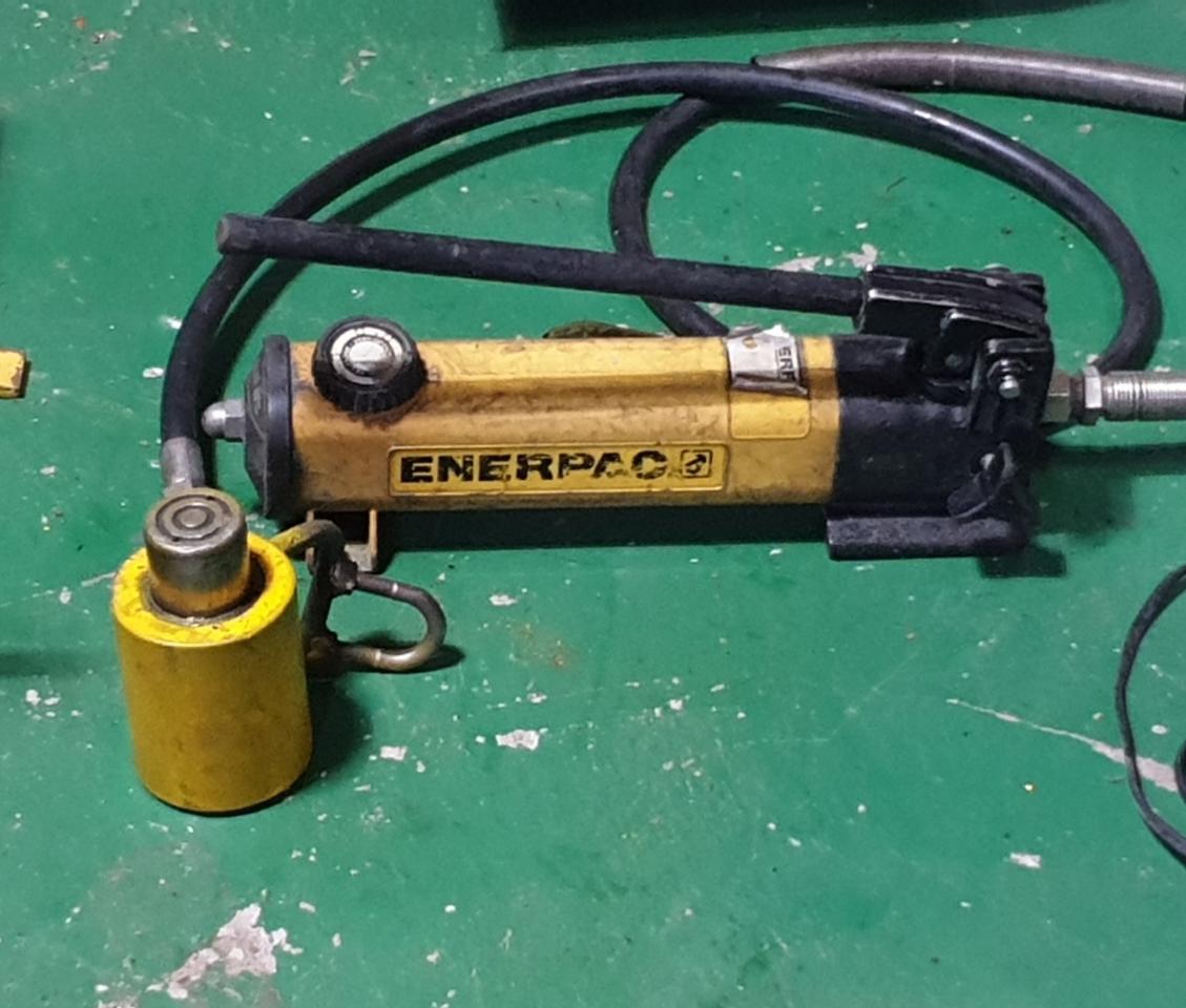 에너팩(Enerpac) 10톤 유압 실린더 + 핸드펌프 세트