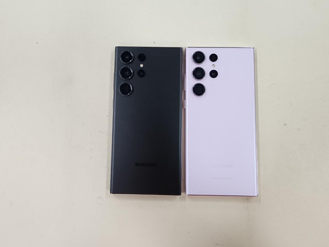 갤럭시s23울트라 256G  무잔상  상태최상 ^^