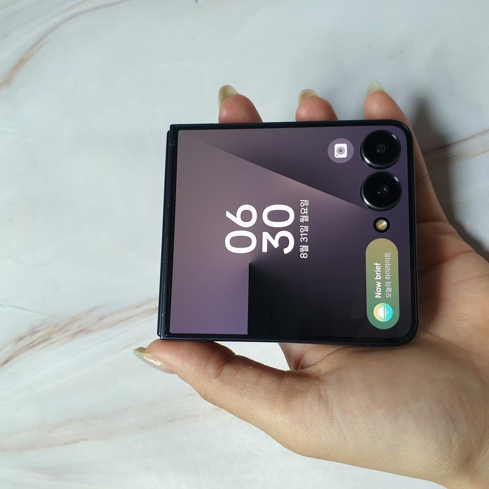 LG 갤럭시 Z플립7 5G 블랙 512G 저렴히 판매합니다