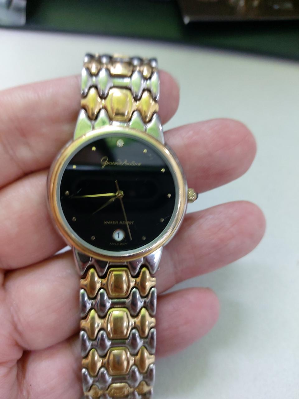 깔끔한 디자인의 CASIO 콤비 메탈 시계