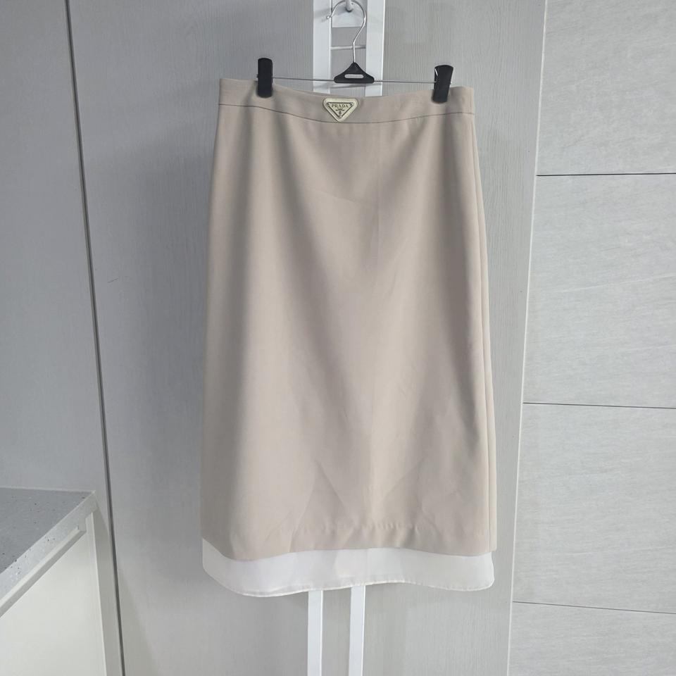 프라다 아이보리 H치마