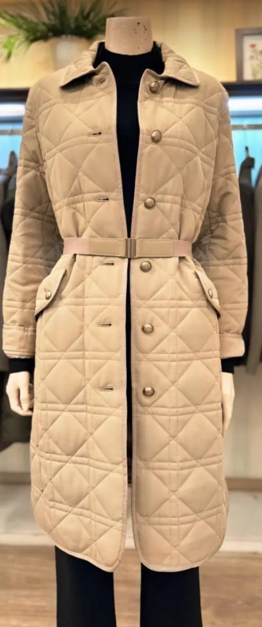 BCBG 퀼팅장식 트리밍 벨트 패딩 코트 각 55,66사이즈 새제품