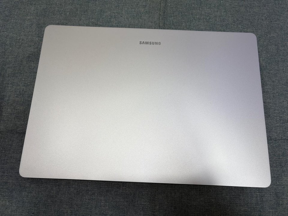 삼성 갤럭시북6 프로 (NT961XJG-KE51S) 판매합니다.