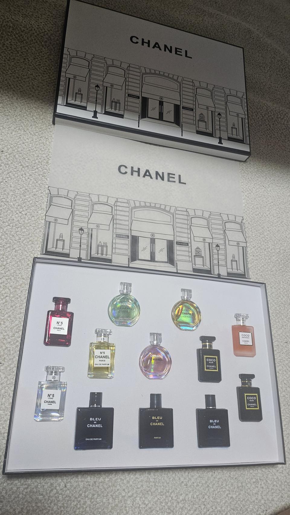 한정판 샤넬 프리미엄 12종 남녀공용향수 미개봉 새상품 2세트 팝니다