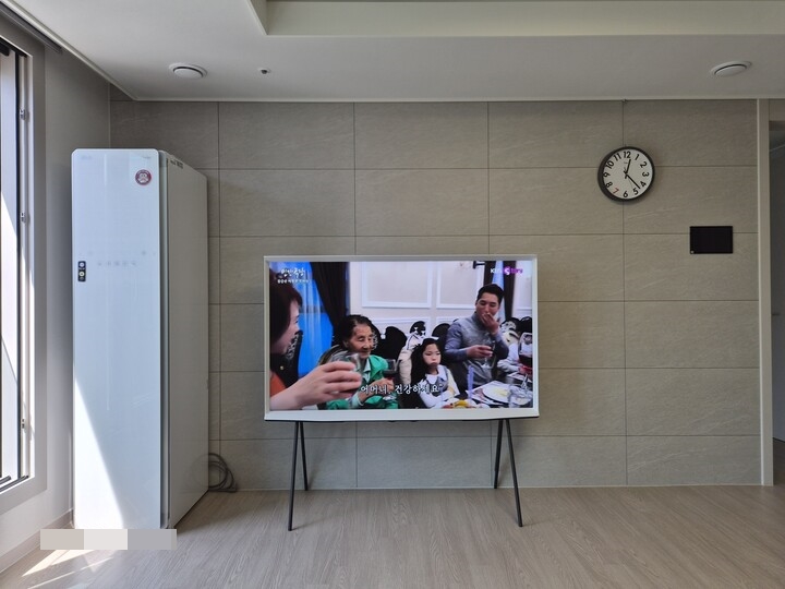 삼성 65인치 더 세리프 QLED TV 최신형