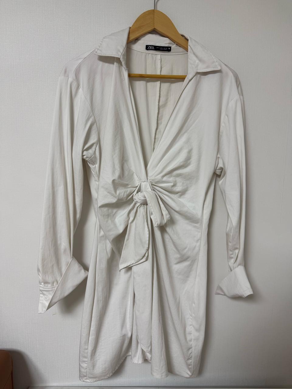 ZARA 자라 로우컷 화이트셔츠원피스 L 부츠코디