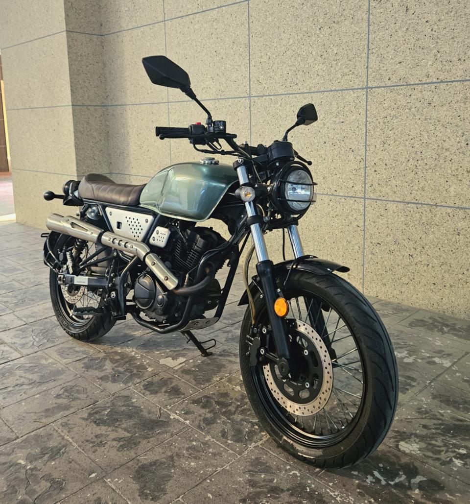 부캐너 125 올리브그린 모델 팝니다