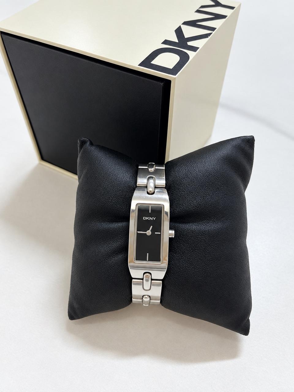 상태좋음! DKNY 손목시계