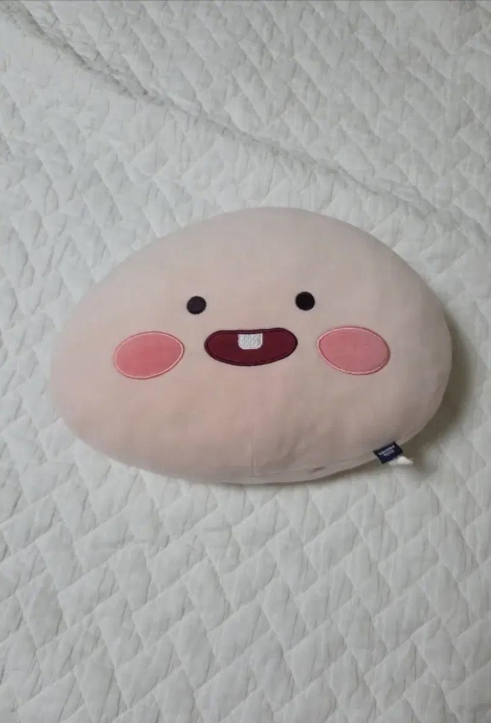 카카오프렌즈 볼빵빵 어피치 쿠션 판매합니다.