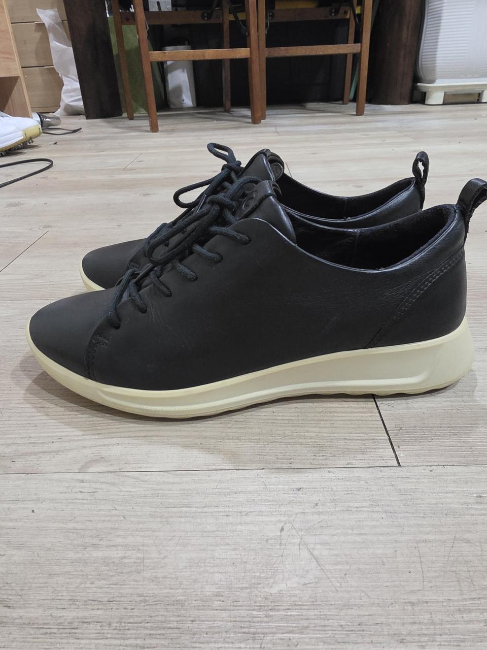 ECCO 플랙셔 소프트 스니커즈 37 235mm