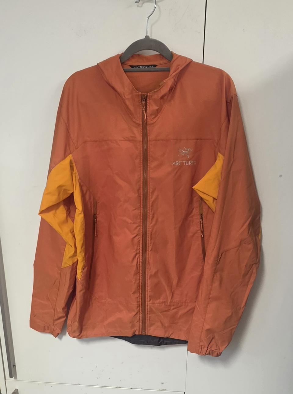아크테릭스 바람막이 자켓 M