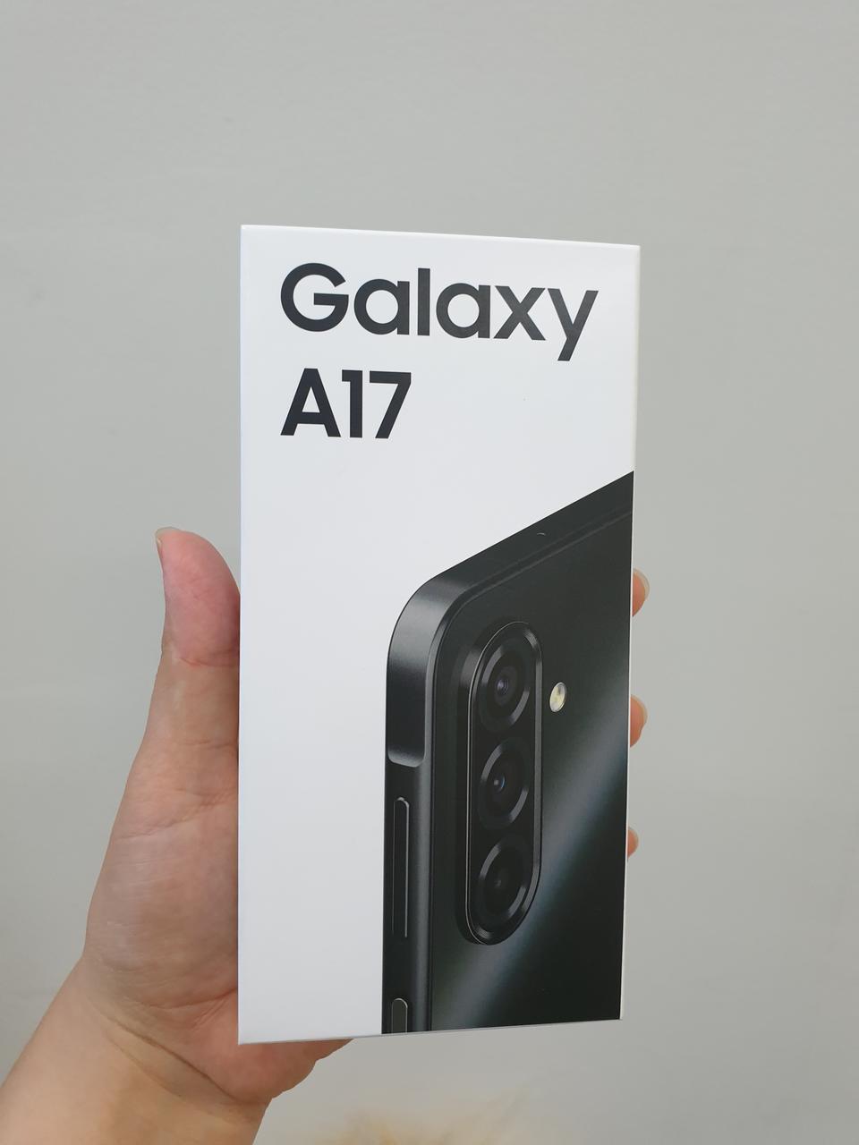 단순개봉)새상품 갤럭시 A17 128기가 블랙 244
