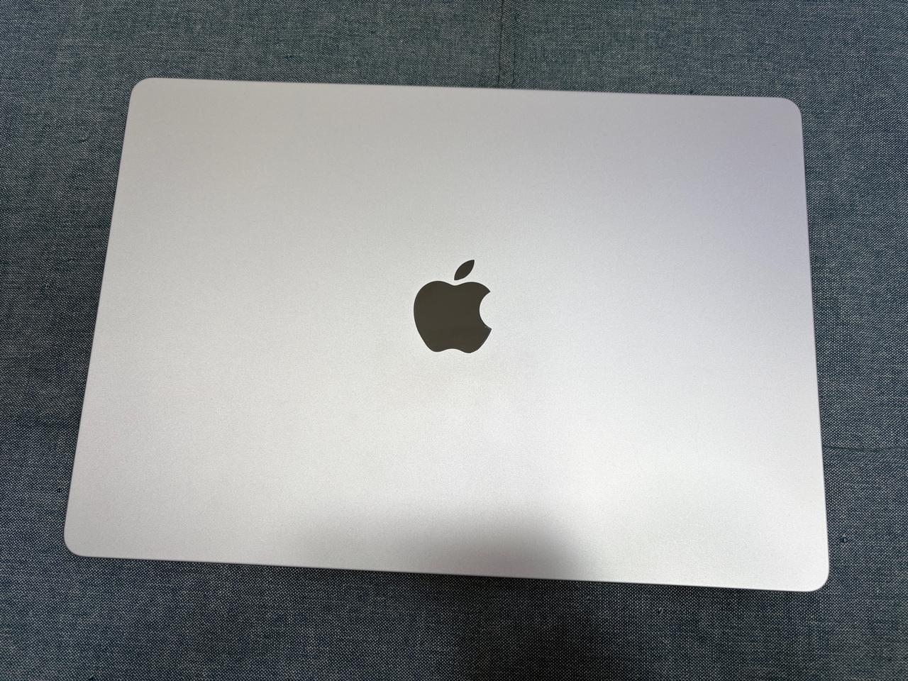 맥북 에어 15인치 M2 8GB 512GB 판매합니다.
