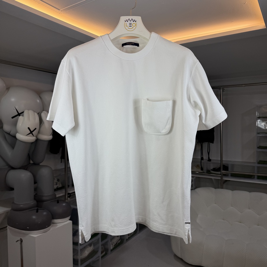 [리오브] 루이비통 3D 모노그램 시그니처 포켓 반팔